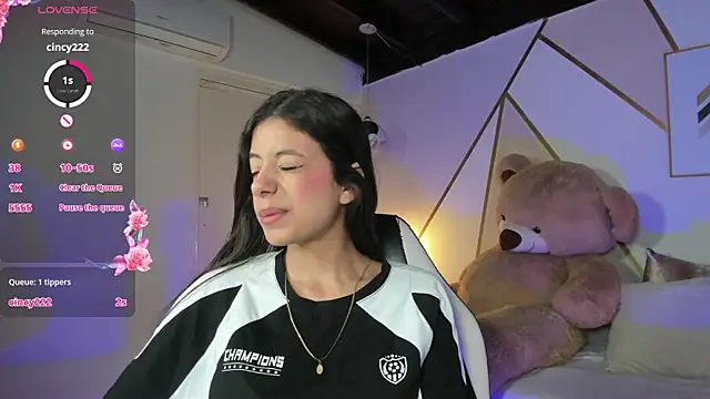 coraltaylor online show from December 7, 2024, 3:52 pm