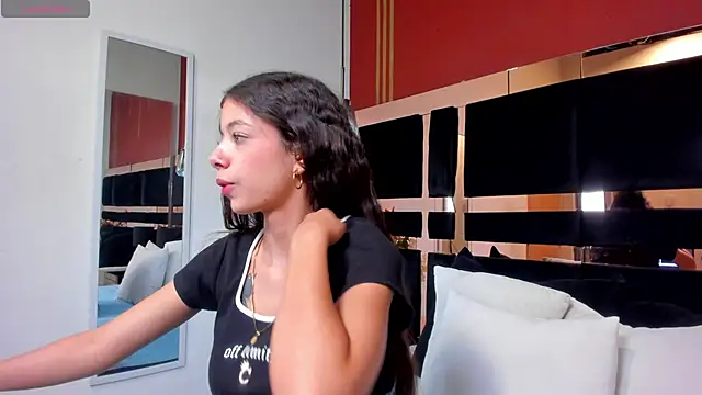 coraltaylor online show from February 27, 2025, 5:04 pm