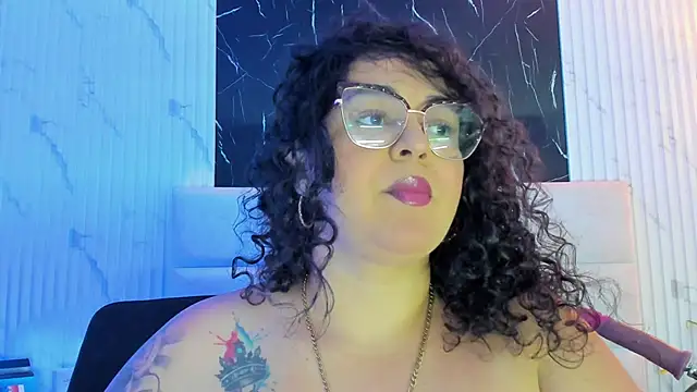 Reginavegaa online show from September 9, 2025, 11:43 am