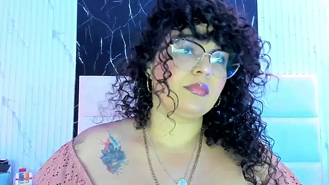 Reginavegaa online show from October 8, 2025, 11:30 am