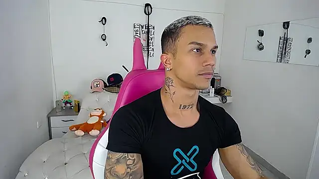 Leonard Price online show from September 23, 2025, 2:03 am