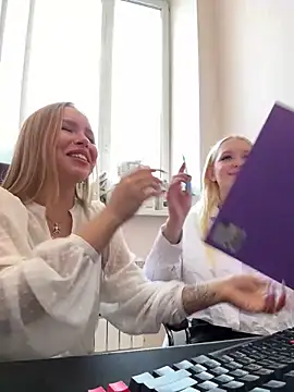 mur girl online show from February 15, 2025, 8:33 am