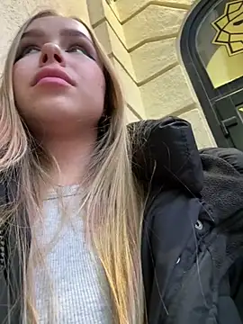 mur girl online show from February 22, 2025, 2:41 pm