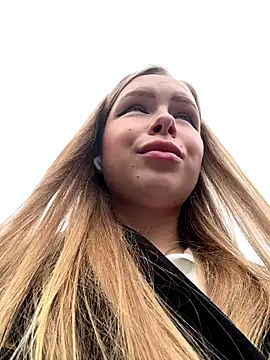 mur girl online show from October 4, 2025, 9:18 am