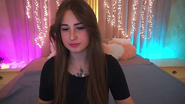 GentleAdellee online show from December 18, 2025, 1:50 pm