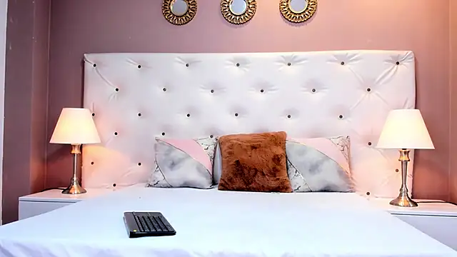 Violet Grace online show from March 8, 2025, 1:25 pm