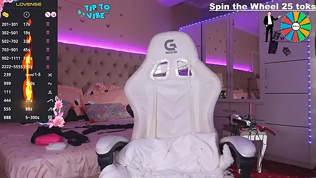 Alicia007 online show from December 30, 2024, 11:15 am