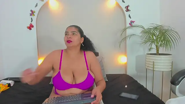 Sofii Cooper1 online show from November 12, 2025, 3:29 am