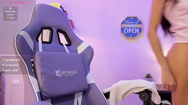 lupeebony online show from January 25, 2025, 7:18 pm