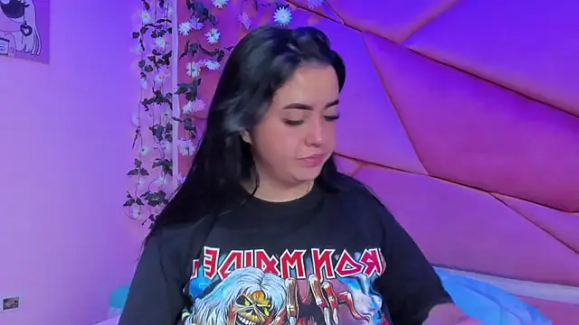 Victoria Rossy online show from December 15, 2025, 7:40 pm