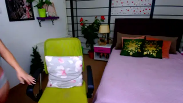 Snapshot of TessaaJoy chatting on December 5, 2025, 4:54 am TessaaJoy online show from December 5, 2025, 4:54 am