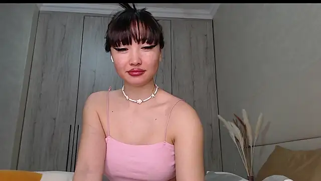Snapshot of MiaRie chatting on June 8, 2026, 4:24 am MiaRie online show from June 8, 2026, 4:24 am