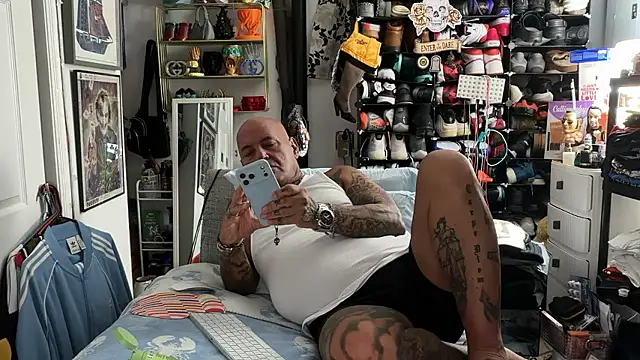 joeytatts66 online show from January 14, 2026, 2:39 am