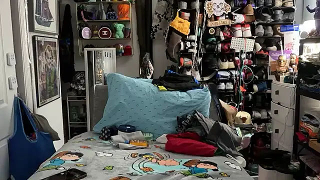 joeytatts66 online show from April 1, 2026, 1:17 am