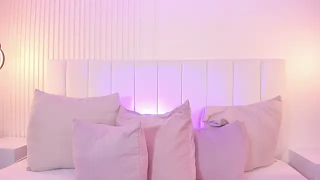 natali henao online show from March 11, 2025, 9:59 pm