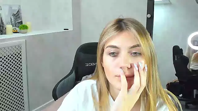 Cherry Price online show from December 23, 2024, 3:18 am