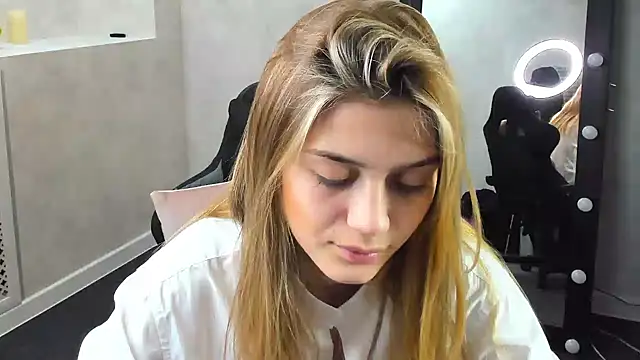 Cherry Price online show from December 24, 2024, 10:28 pm