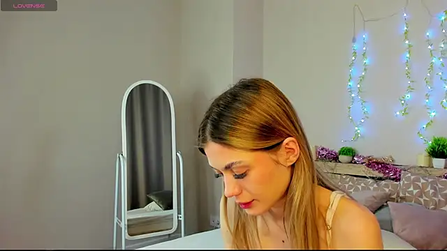 Cherry Price online show from March 22, 2026, 11:52 pm