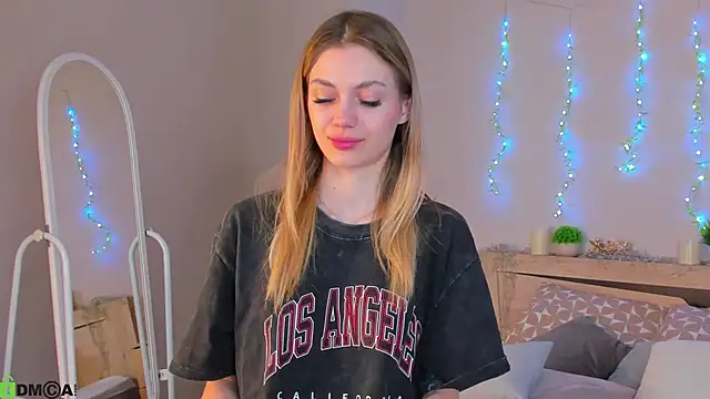 Cherry Price online show from April 22, 2026, 12:02 am