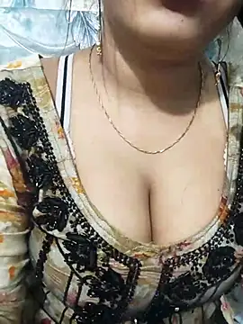 Snapshot of Sania-Love chatting on July 4, 2026, 6:14 pm Sania-Love online show from July 4, 2026, 6:14 pm