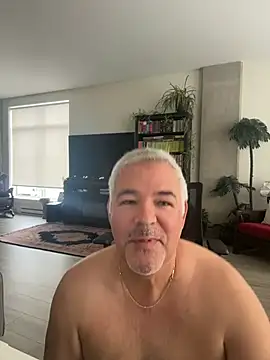 aarosteev2 online show from October 8, 2025, 2:25 pm