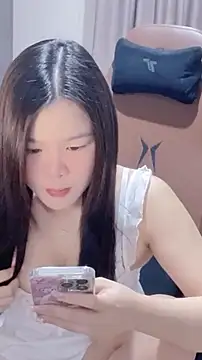 nenechuchu online show from October 3, 2025, 5:26 am