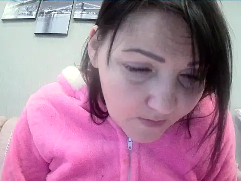 Snapshot of ClaireSunset chatting on May 17, 2026, 5:42 pm ClaireSunset online show from May 17, 2026, 5:42 pm