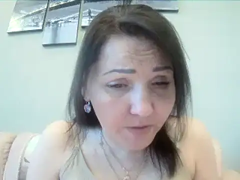 Snapshot of ClaireSunset chatting on May 27, 2026, 5:32 pm ClaireSunset online show from May 27, 2026, 5:32 pm