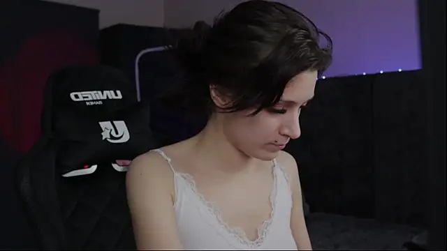 Kathleen Meow online show from December 10, 2024, 9:23 am