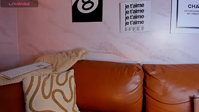 Belliinda 21 online show from April 16, 2026, 7:03 pm