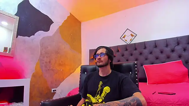 Loggan donnelly online show from December 27, 2024, 9:00 pm