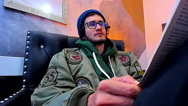 Loggan donnelly online show from December 29, 2024, 8:15 pm