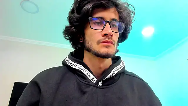 Loggan donnelly online show from February 8, 2025, 12:49 am