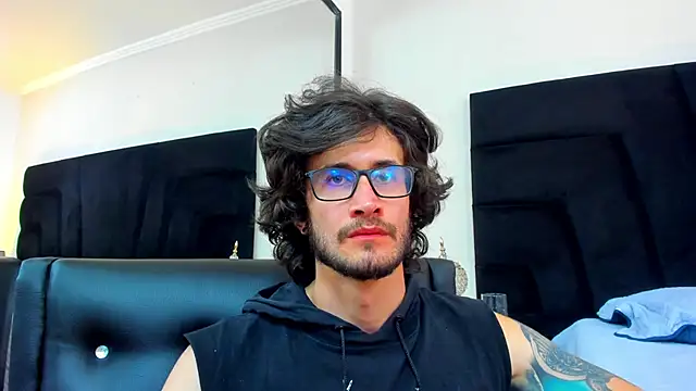 Loggan donnelly online show from February 16, 2025, 12:08 am