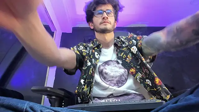 Loggan donnelly online show from October 2, 2025, 6:48 pm