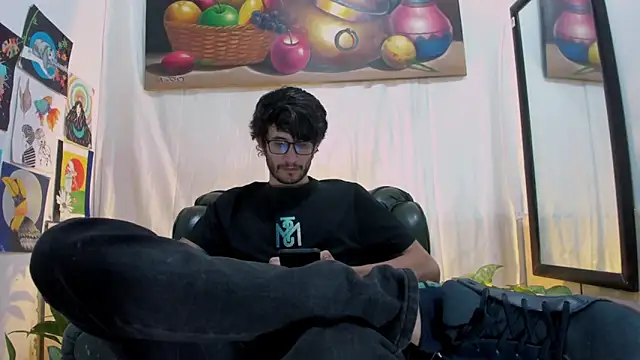 Snapshot of Loggan_donnelly chatting on April 23, 2026, 11:18 pm Loggan donnelly online show from April 23, 2026, 11:18 pm