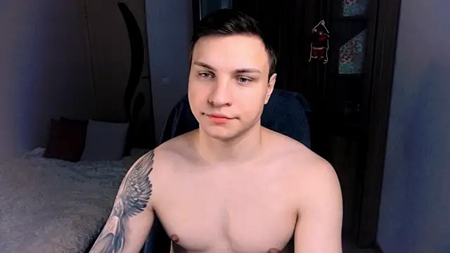 handsome guy01 online show from December 19, 2024, 3:18 am