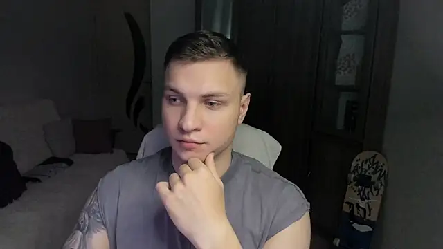 handsome guy01 online show from September 8, 2025, 7:35 pm