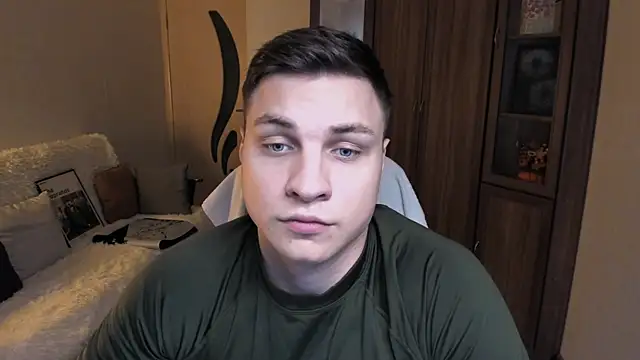 handsome guy01 online show from September 24, 2025, 5:38 pm