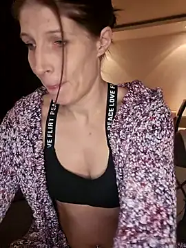 Lenchen  online show from February 21, 2025, 9:00 pm