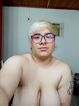 amalia love online show from October 4, 2025, 5:27 am