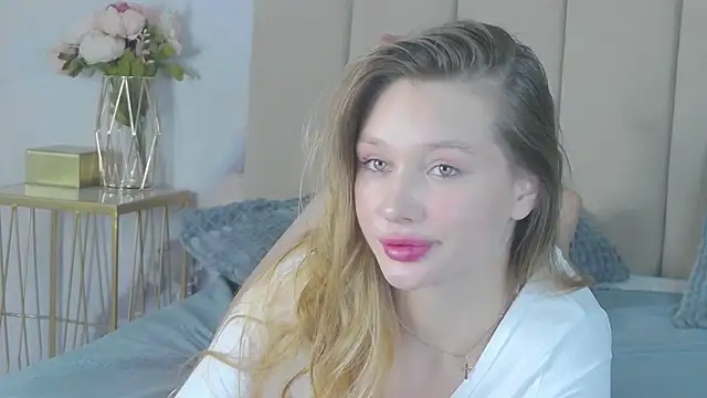 ViolaFlirt online show from January 28, 2025, 1:05 pm