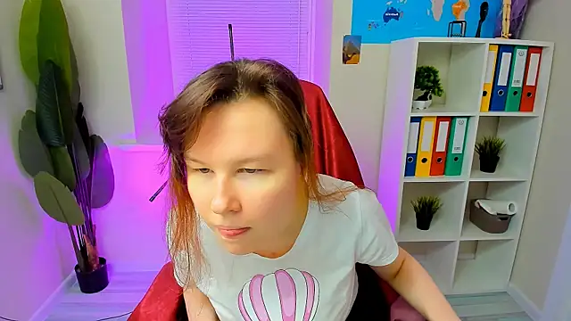 CarolGiggly online show from October 3, 2025, 7:00 pm