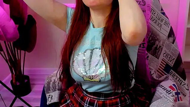 Snapshot of CarolGiggly chatting on May 9, 2026, 12:38 am CarolGiggly online show from May 9, 2026, 12:38 am