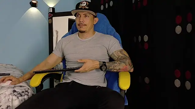 Alex motta online show from March 8, 2026, 3:32 am