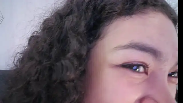 Snapshot of Aurora_ath chatting on March 1, 2025, 6:35 am Aurora ath online show from March 1, 2025, 6:35 am