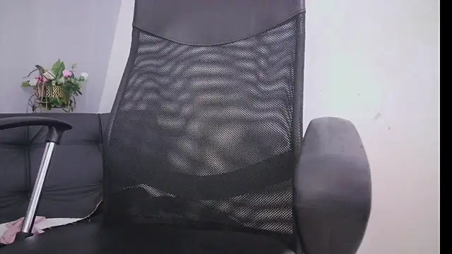 Snapshot of Aurora_ath chatting on March 5, 2025, 3:08 am Aurora ath online show from March 5, 2025, 3:08 am