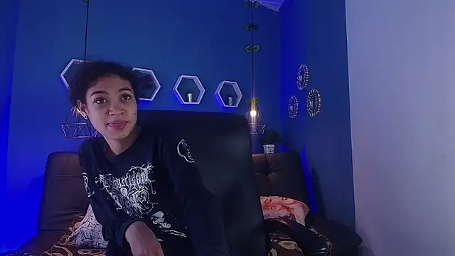 Snapshot of Aurora_ath chatting on February 2, 2026, 2:32 am Aurora ath online show from February 2, 2026, 2:32 am