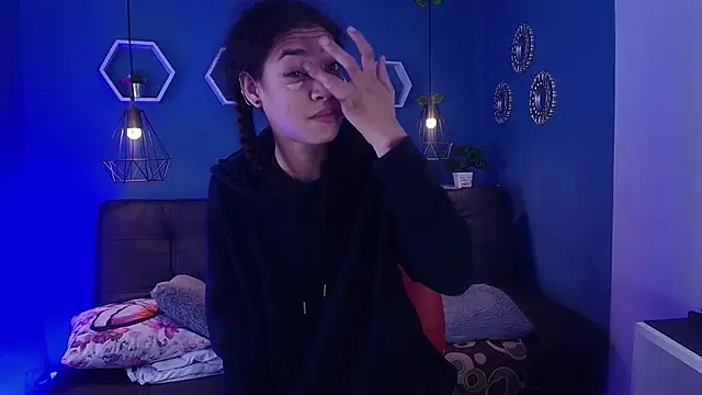 Snapshot of Aurora_ath chatting on February 13, 2026, 6:20 am Aurora ath online show from February 13, 2026, 6:20 am