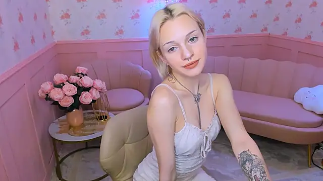 VelvetVixen155 online show from December 13, 2024, 6:21 am